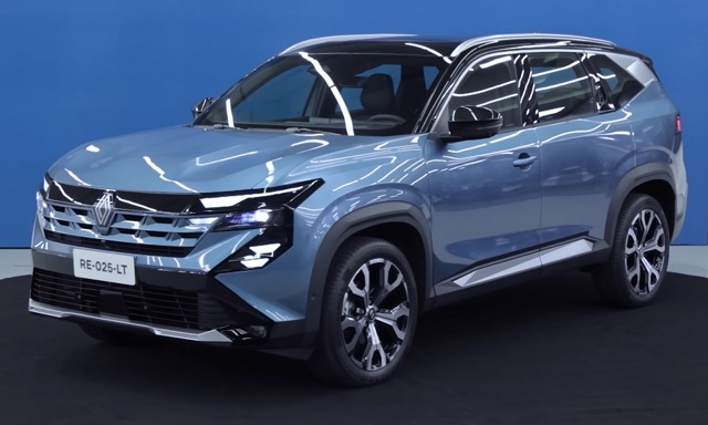 Renault Boreal visto de frente em três quartos