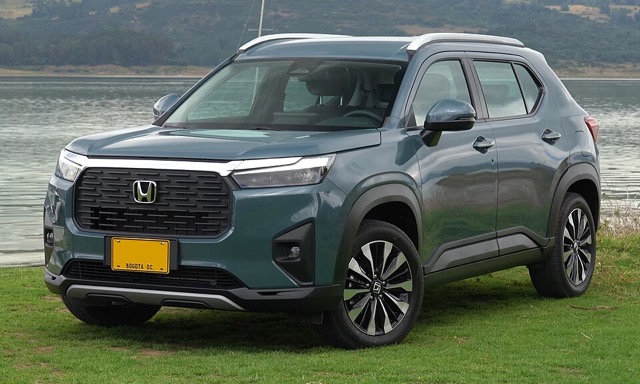 Honda WR-V visto de frente em três quartos