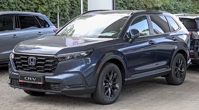 Honda CR-V híbrido visto de frente em três quartos